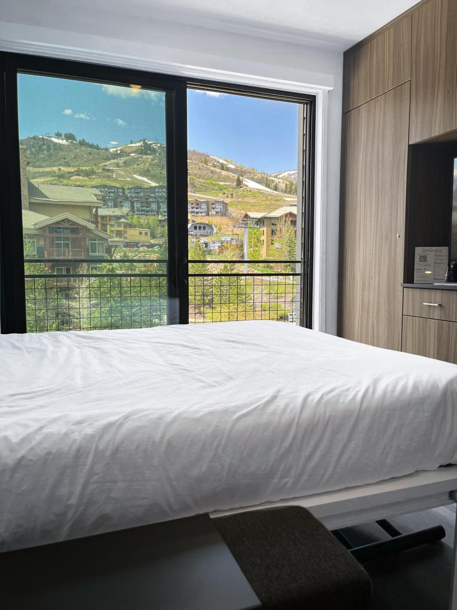 Slope Side Studio In The Heart Of Canyons Village With Heated Pool & Hot Tub! Park City Exterior photo