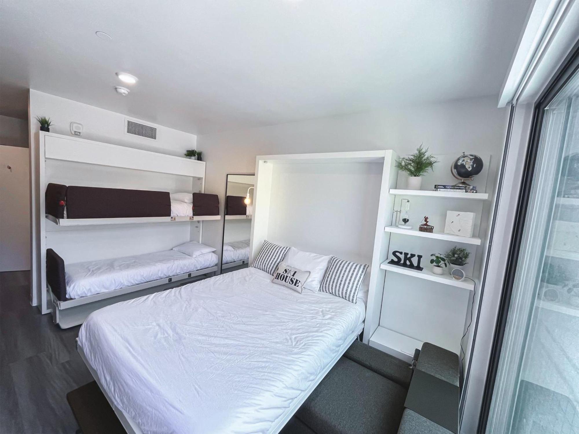 Slope Side Studio In The Heart Of Canyons Village With Heated Pool & Hot Tub! Park City Exterior photo